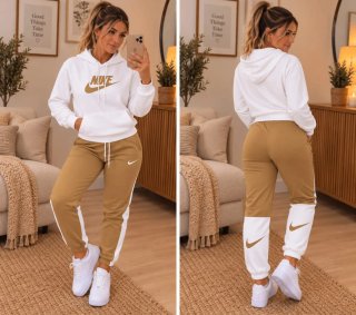 Conjunto Nike Sudadera y Pantalón Rosa/Blanco