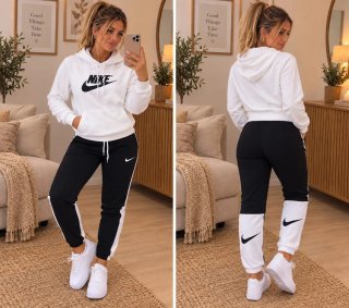 Conjunto Nike Sudadera y Pantalón Rosa/Blanco