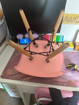 Silla infantil escandinava rosa