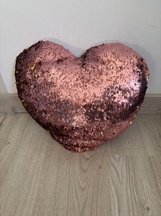 Cojín de Lentejuelas.Forma de Corazón reversible.