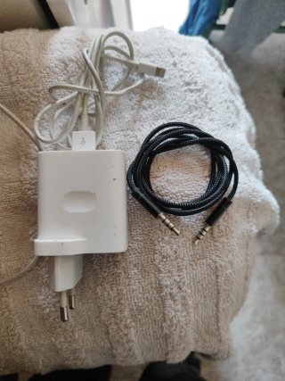 Cargadores USB y Cable Audio Jack 3.5mm