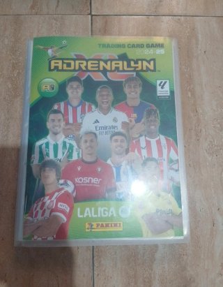 Álbum Adrenalyn XL 2024-25 La Liga casi completo