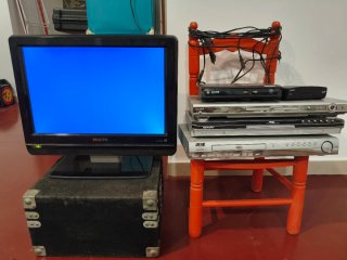 Pack TV Philips + 3 DVD + 2 TDT