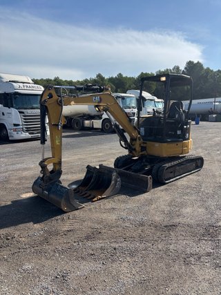Mini excavadora CAT
