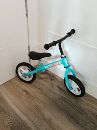 Bicicleta de equilibrio infantil azul