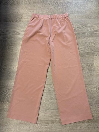 Pantalón de vestir rosa Stradivarius talla 36