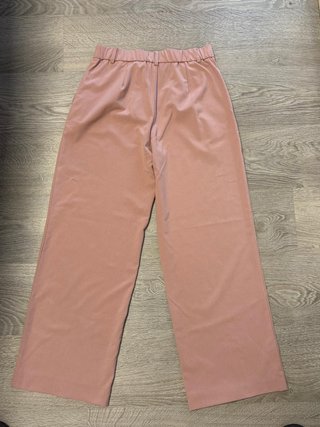 Pantalón de vestir rosa Stradivarius talla 36