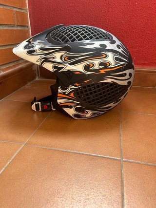Casco de Moto con Diseño de Llamas