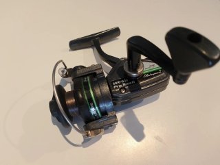 Lote de 4 carretes de pesca