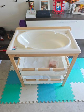 Cambiador con Bañera de Madera
