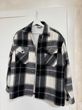 Sobrecamisa cuadros forro blanco y negro