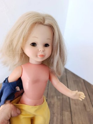 Antigua Nancy articulada muñeca Famosa
