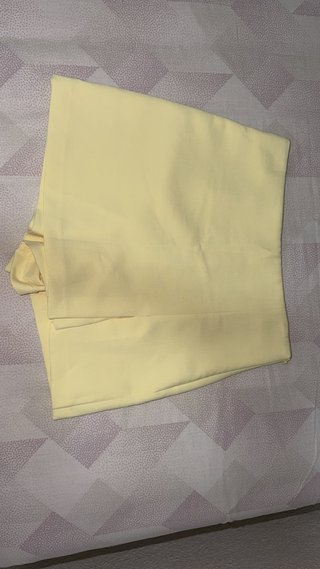 Falda-pantalón amarilla Zara talla S