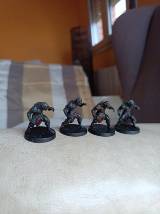 4 Minis Necrófagos