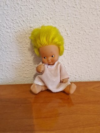 Muñeca Barriguita pelo amarillo