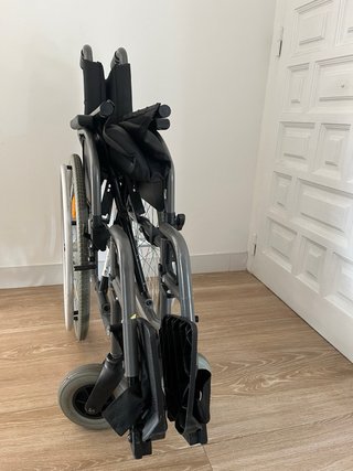 Silla de ruedas S-ECO 2, anchura ajustable.