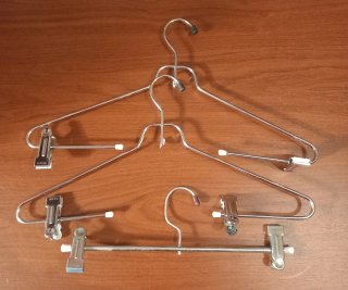 Set de 3 Perchas de Metal