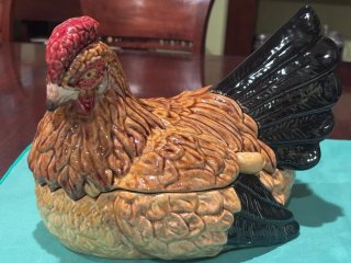 Sopera Cerámica Gallina Bordallo Pinheiro
