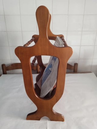 Revistero vintage de madera