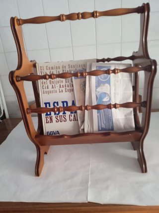 Revistero vintage de madera