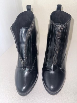 Botín Tacón Brillo Negro Pull&Bear