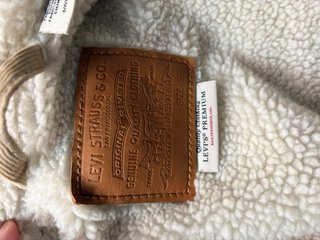 Chaqueta Levi's Beige con Borrego