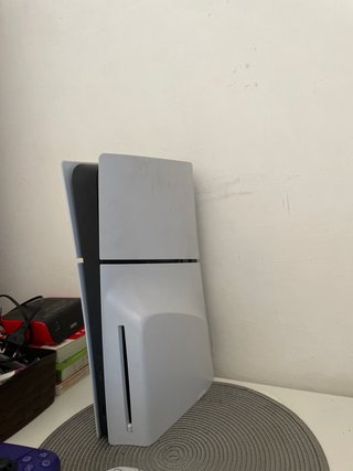 PlayStation 5 (PS5) con 2 mandos