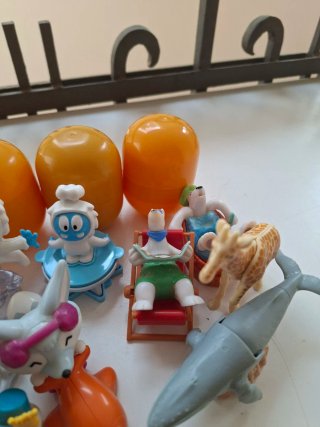 Lote de 21 Figuras Sorpresa Kinder