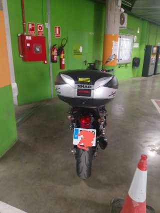 Maxi Scooter Negra con Baúl