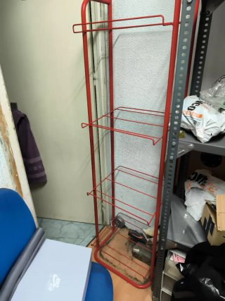 Estantería Expositor de Metal Roja,urge venderla