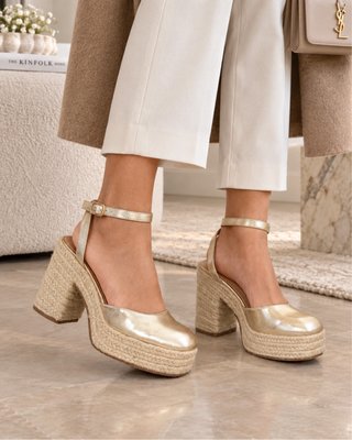 Sandalias doradas tacón yute plataforma