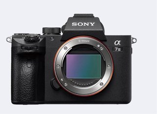 Cámara Sony ILCE7M3K/B 24.2MP