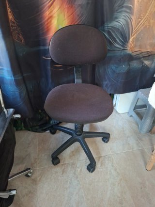 Silla de oficina con ruedas regulable