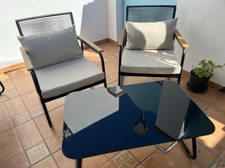 Set completo de 4 pieza ( mesa y los tres sillones