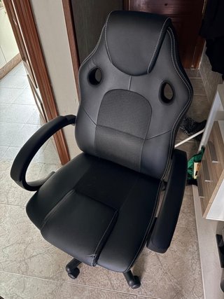 Silla gaming / escritorio negra – Buen estado