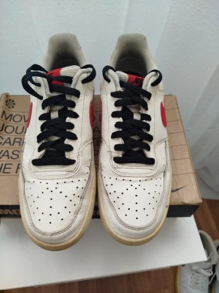 Zapatillas Nike Blancas y Rojas