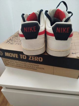 Zapatillas Nike Blancas y Rojas
