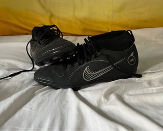 Botas de fútbol Nike negras