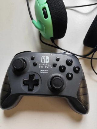 Mando Hori Nintendo Switch y Auriculares