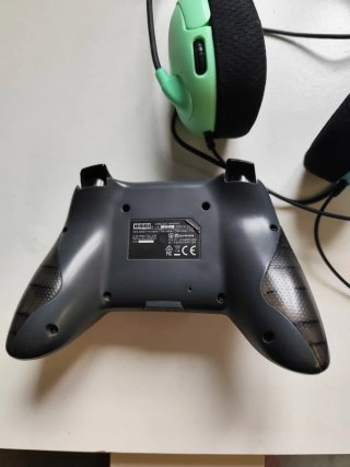 Mando Hori Nintendo Switch y Auriculares