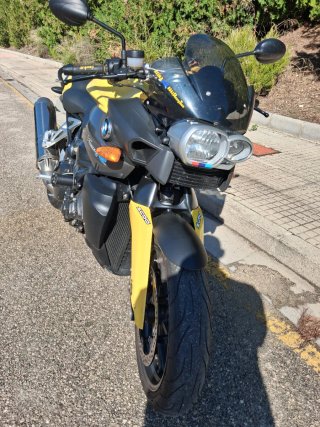 BMW K1200R perfecta.