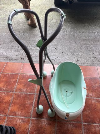 Bañera Infantil con Soporte BEABA