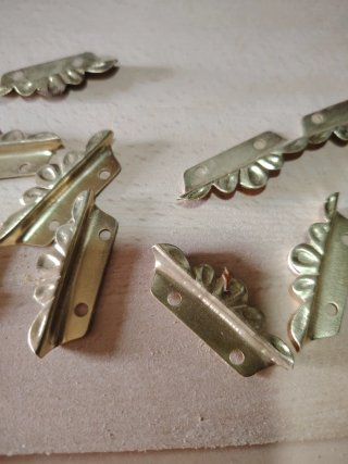 10 herrajes antiguos de latón para sujetar cristal