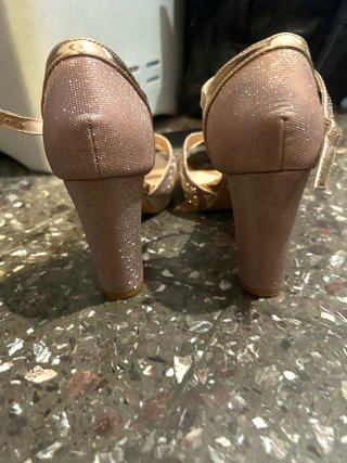 Tacones Dorados Talla 37