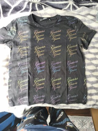 Camiseta Guess Negra Estampada
