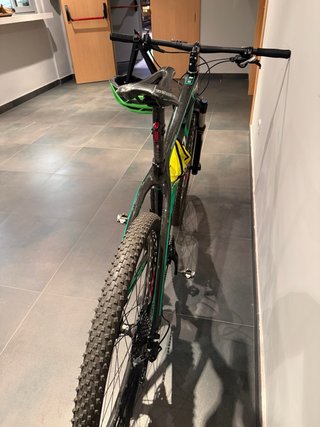 Bicicleta de Montaña con Suspensión RockShox