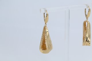 Pendientes Largos Texturizados Oro 18k. Ref:00299.