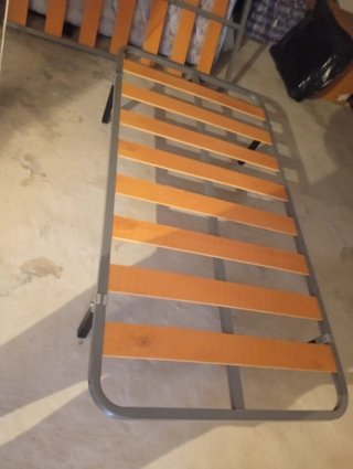 Base de cama con somier de láminas