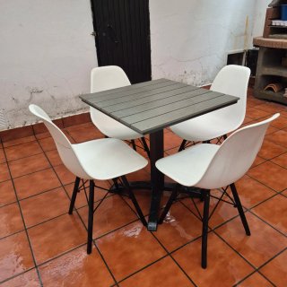 Conjunto de Mesa y 4 Sillas para Exterior
