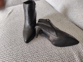 Botines polipiel negros
